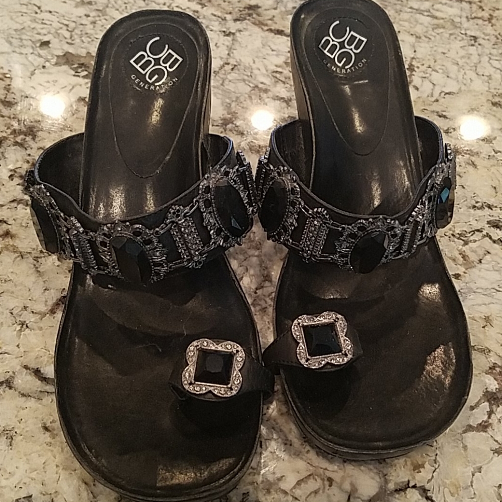 GUC BCBG Generation Black Wedge Shoes 9.5